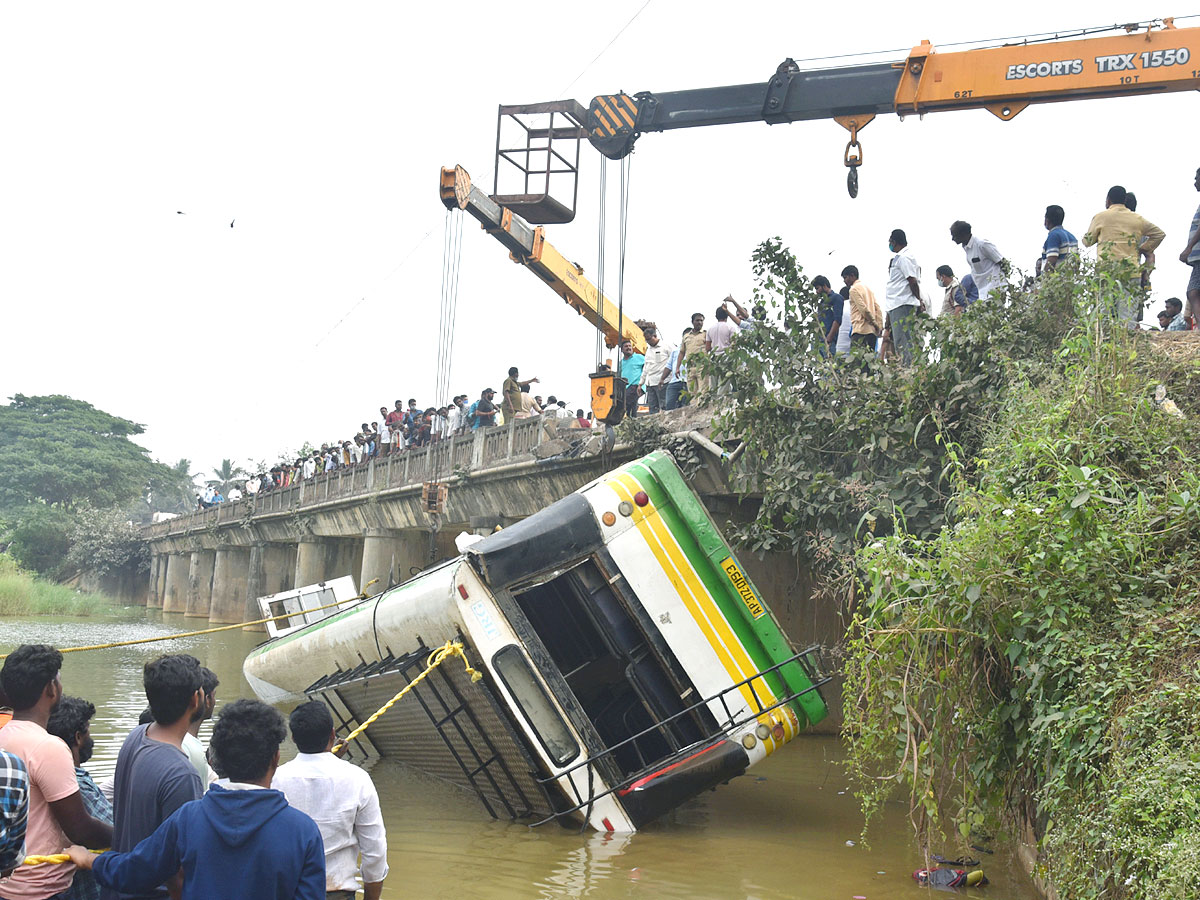 Bus Accident in West Godavari Photos - Sakshi12