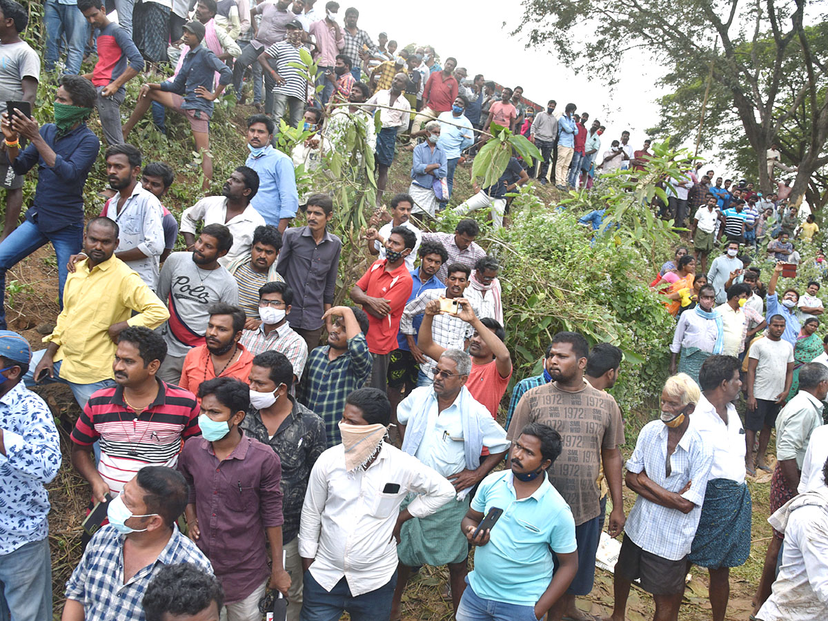 Bus Accident in West Godavari Photos - Sakshi16