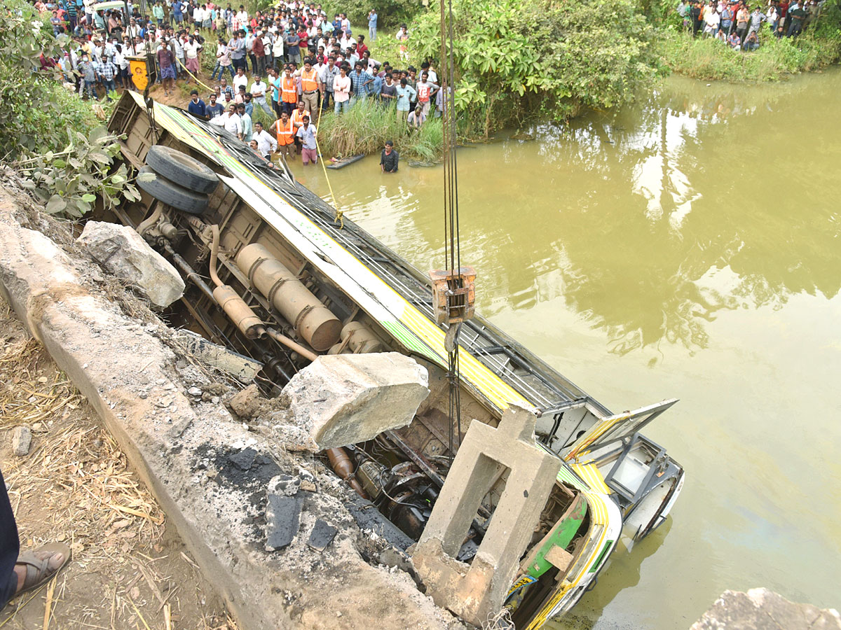 Bus Accident in West Godavari Photos - Sakshi17