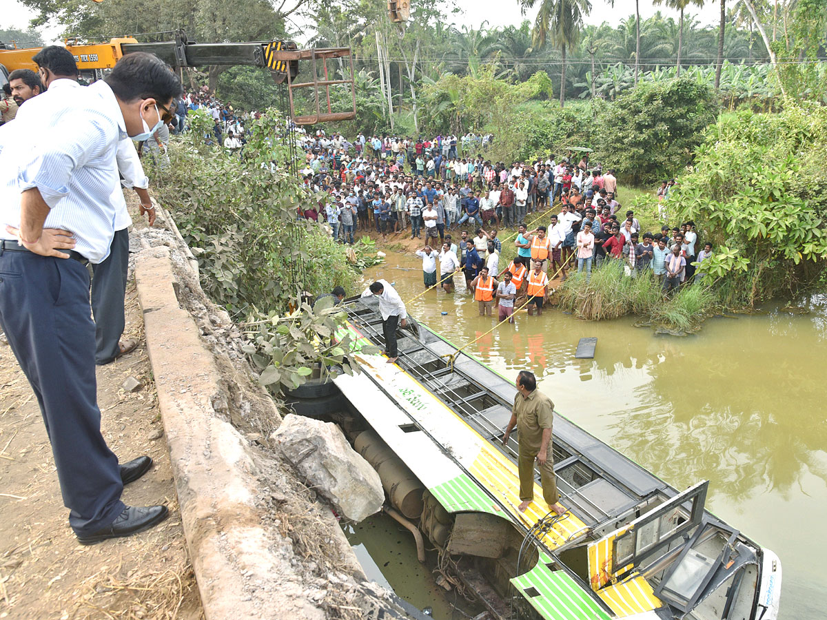 Bus Accident in West Godavari Photos - Sakshi2