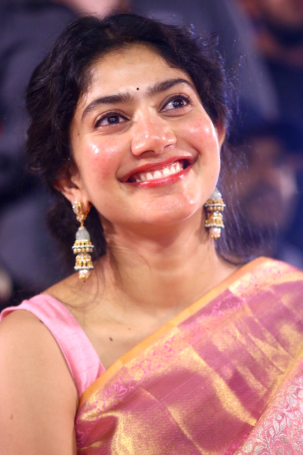 Actress Sai Pallavi HD Photo Gallery - Sakshi4