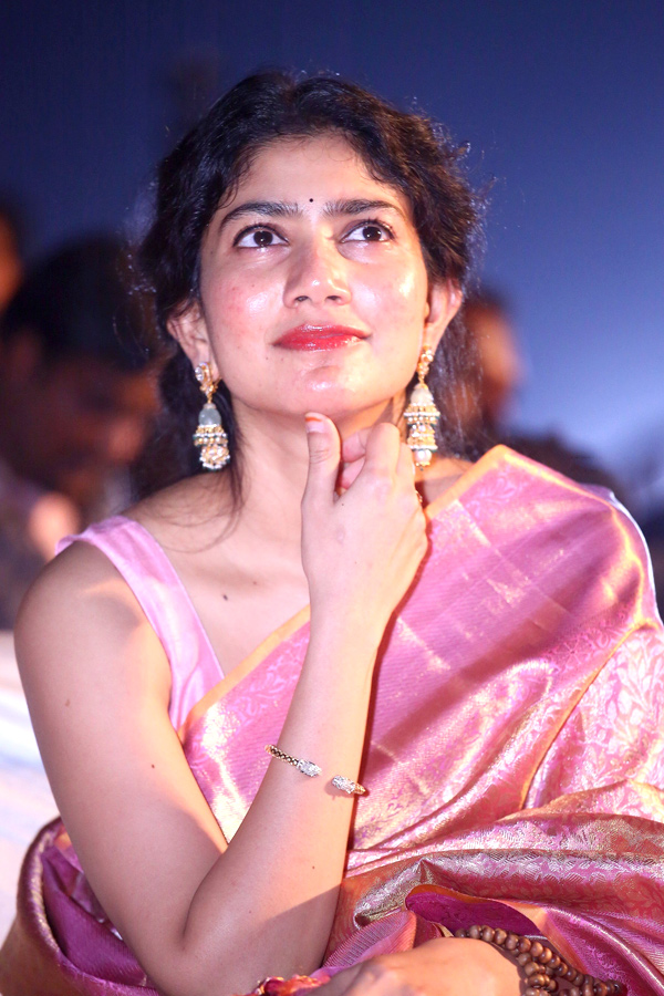 Actress Sai Pallavi HD Photo Gallery - Sakshi8