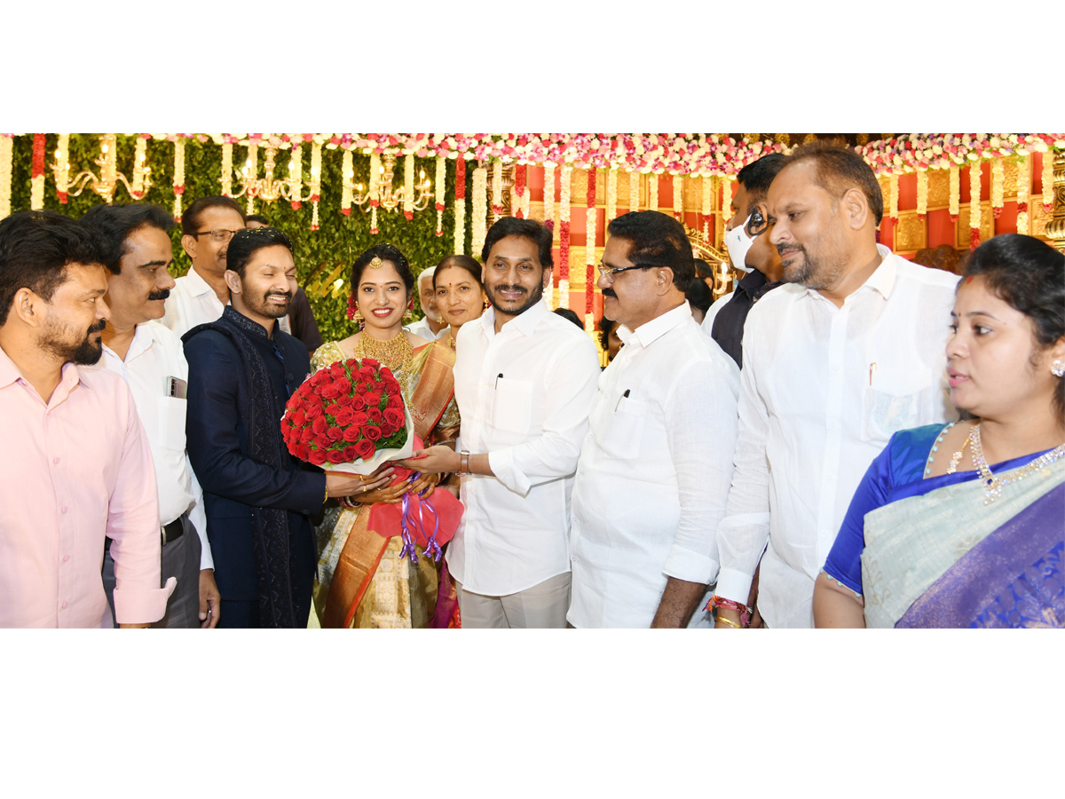 AP CM YS Jagan Vizag Tour Photo Gallery - Sakshi15