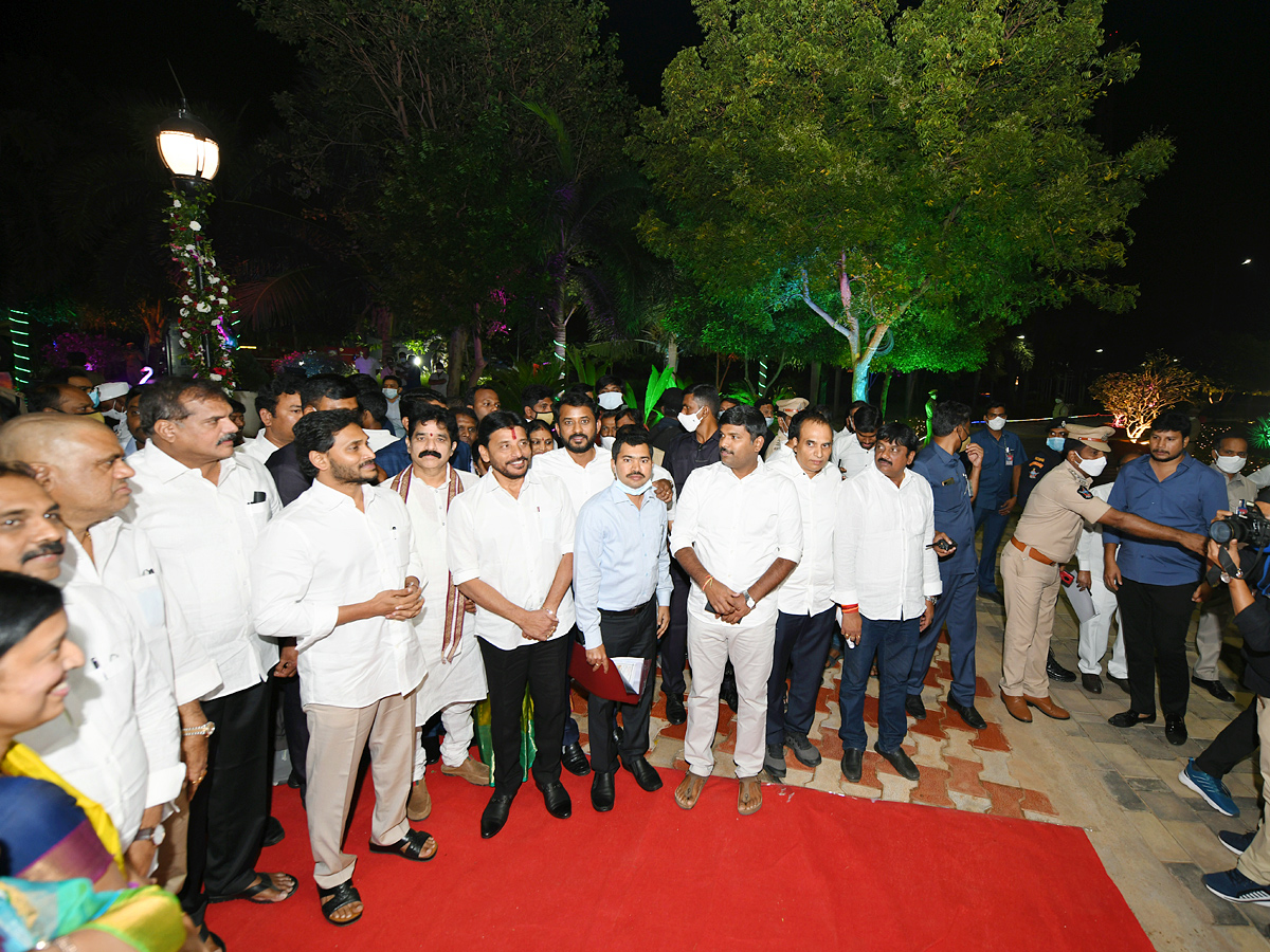 AP CM YS Jagan Vizag Tour Photo Gallery - Sakshi10