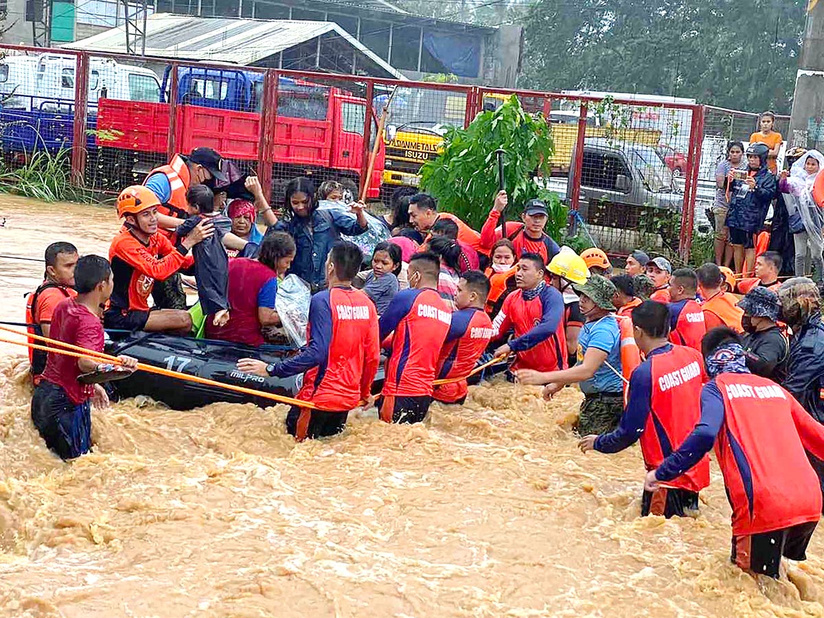 Super Typhoon Rai Hits the Philippines - Sakshi1