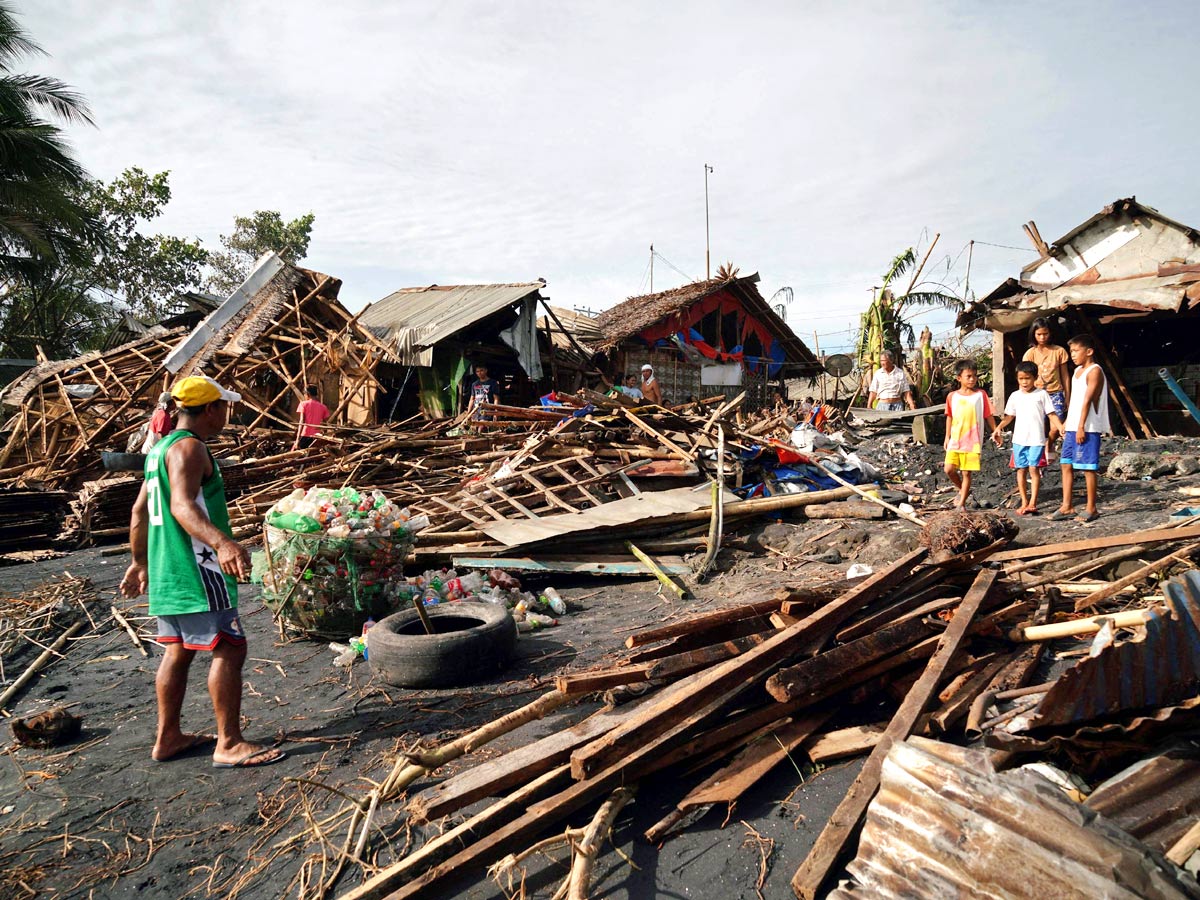 Super Typhoon Rai Hits the Philippines - Sakshi12