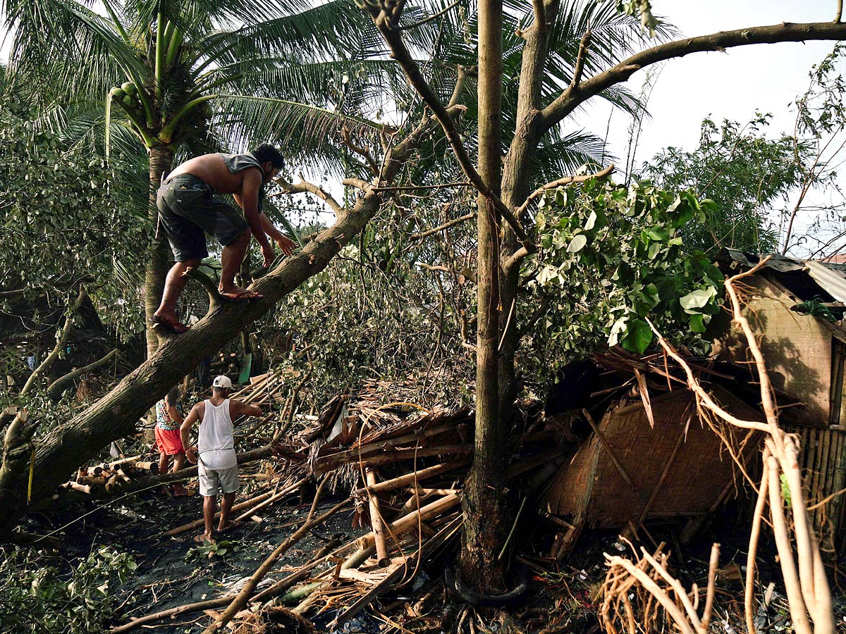 Super Typhoon Rai Hits the Philippines - Sakshi13