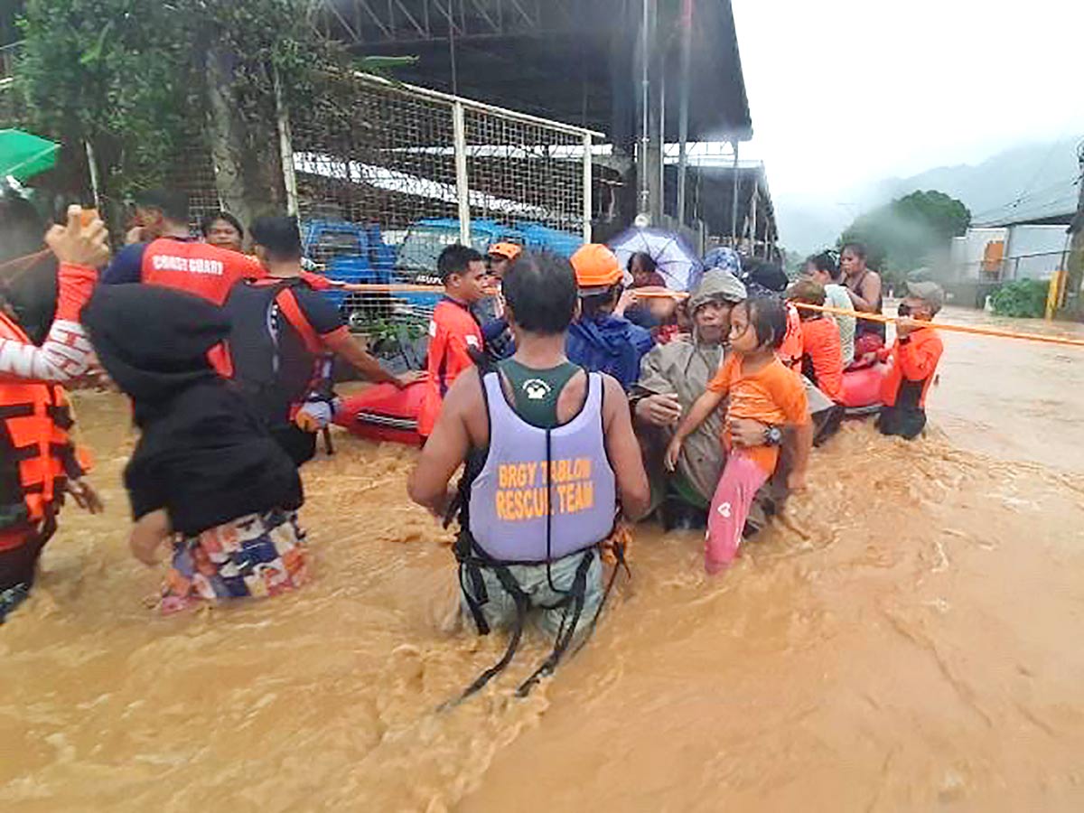 Super Typhoon Rai Hits the Philippines - Sakshi19