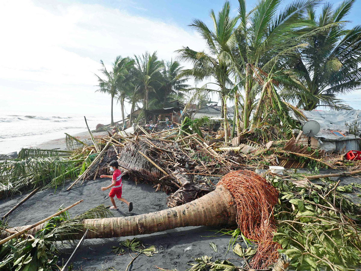 Super Typhoon Rai Hits the Philippines - Sakshi2