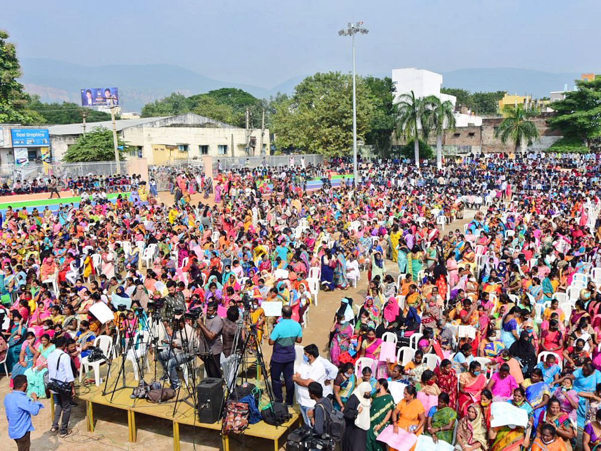 Ap Decentralisation Rayalaseema intellectual Public Meeting Tirupati - Sakshi2