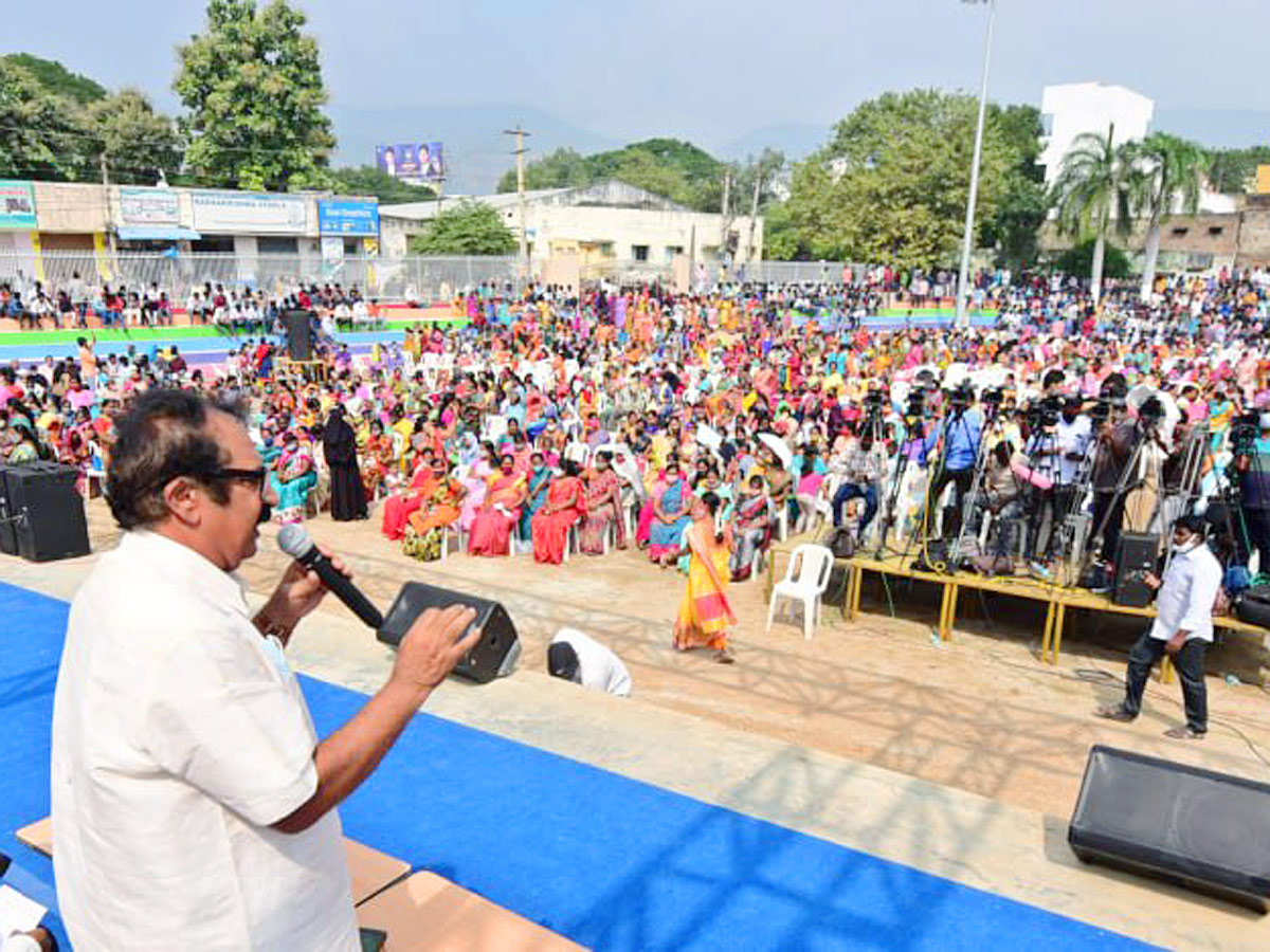 Ap Decentralisation Rayalaseema intellectual Public Meeting Tirupati - Sakshi16