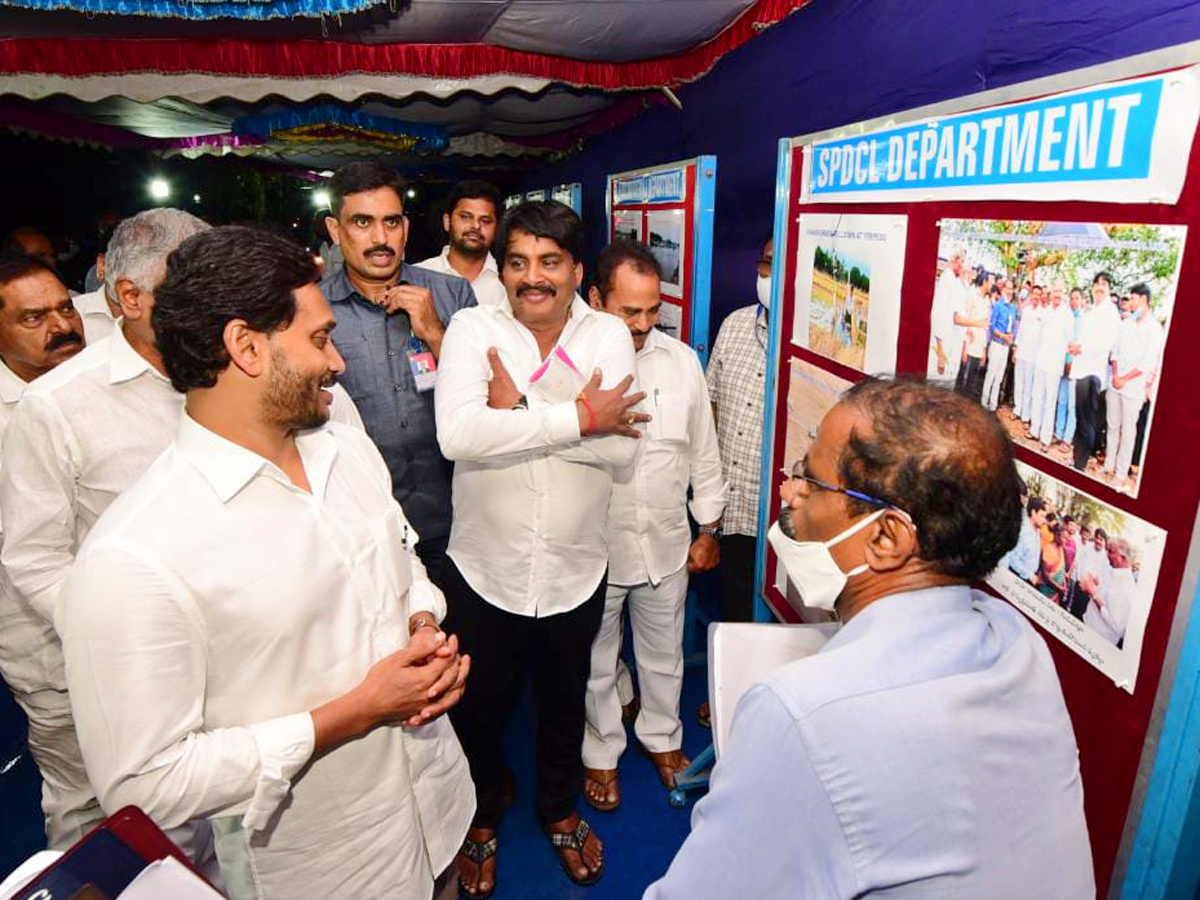 CM Jagan Visits Flood Affected Areas Photos - Sakshi36