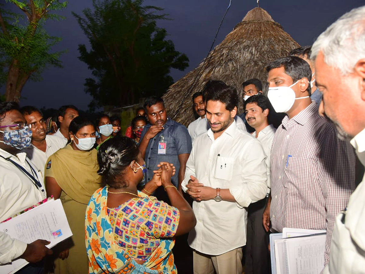 CM Jagan Visits Flood Affected Areas Photos - Sakshi39