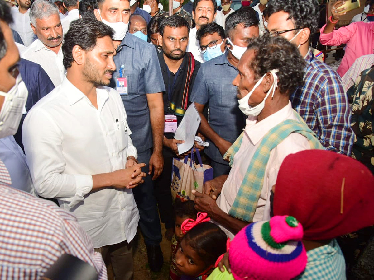 CM Jagan Visits Flood Affected Areas Photos - Sakshi41