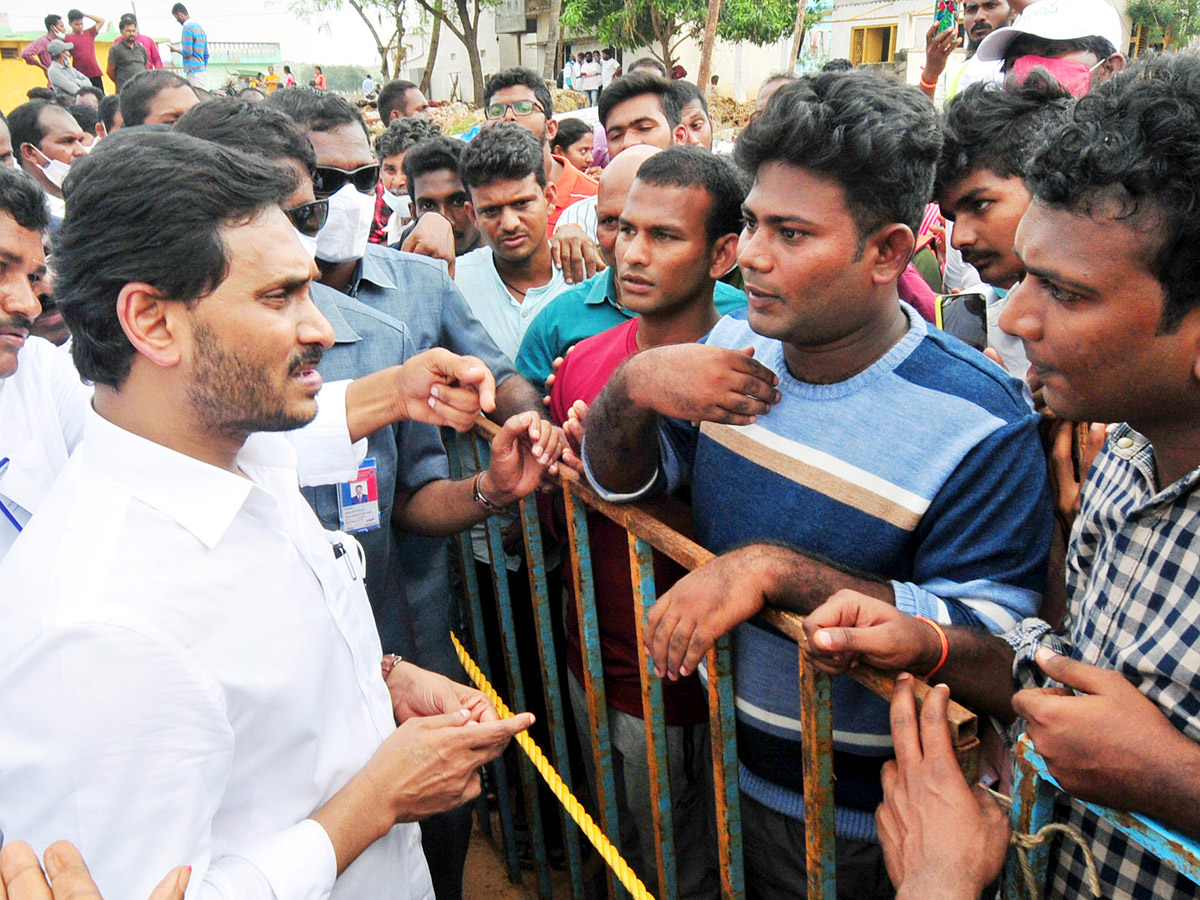 CM Jagan Visits Flood Affected Areas Photos - Sakshi9