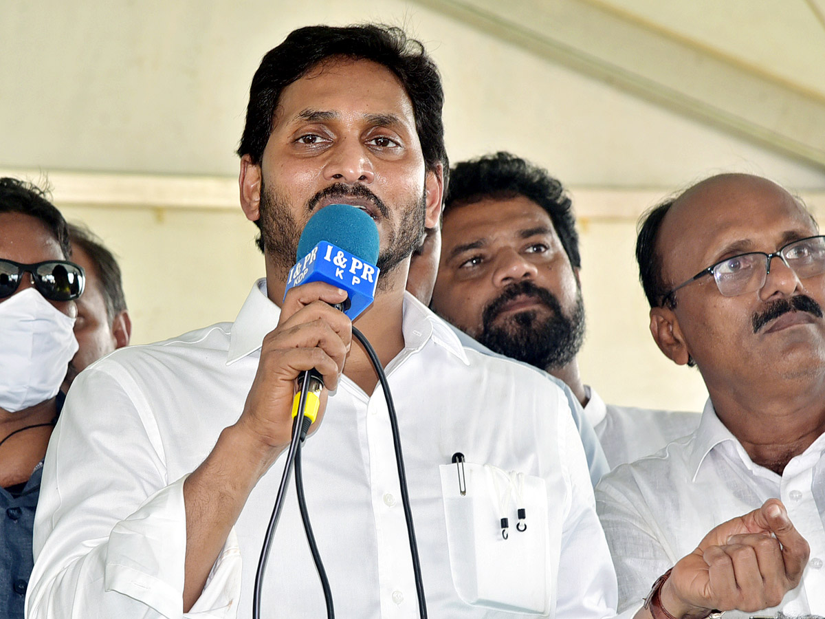 CM Jagan Visits Flood Affected Areas Photos - Sakshi14