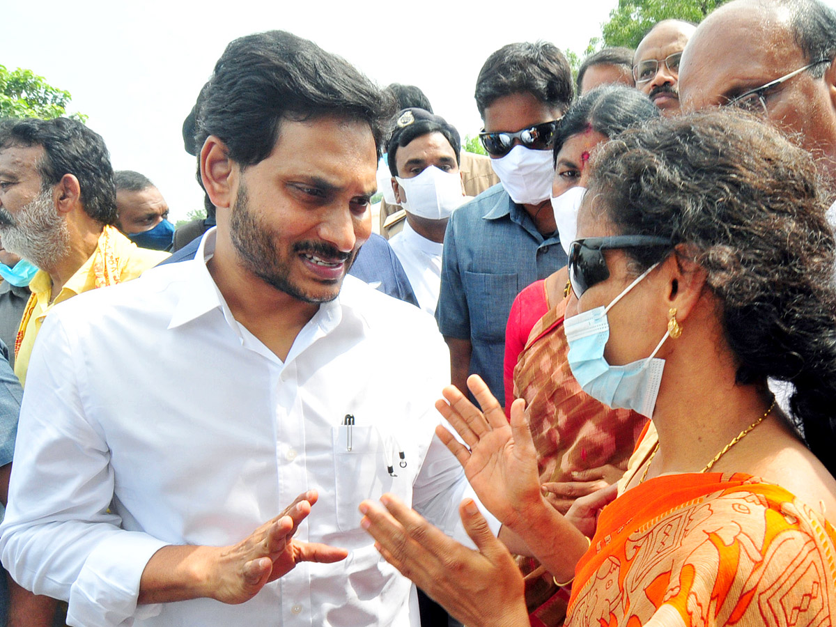 CM Jagan Visits Flood Affected Areas Photos - Sakshi22