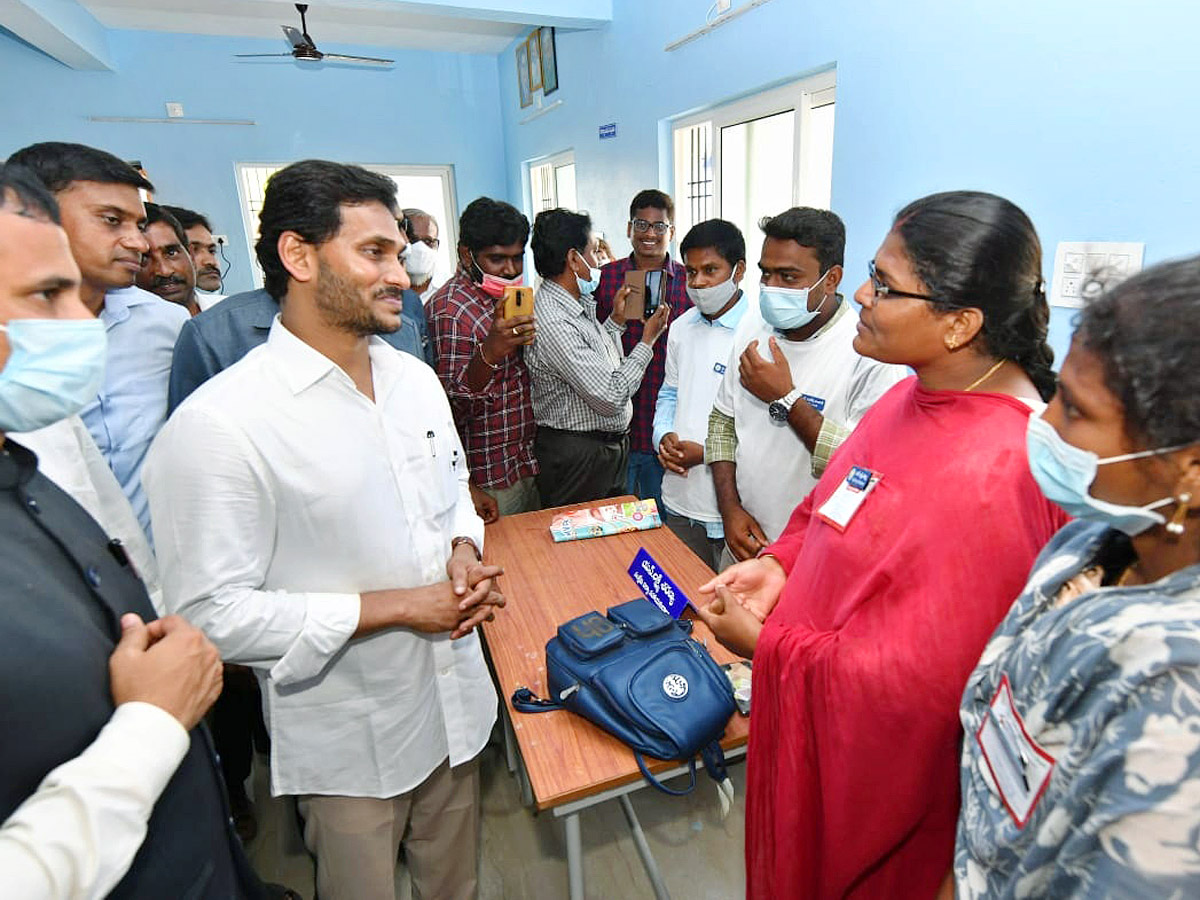 CM Jagan Visits Flood Affected Areas Photos - Sakshi29