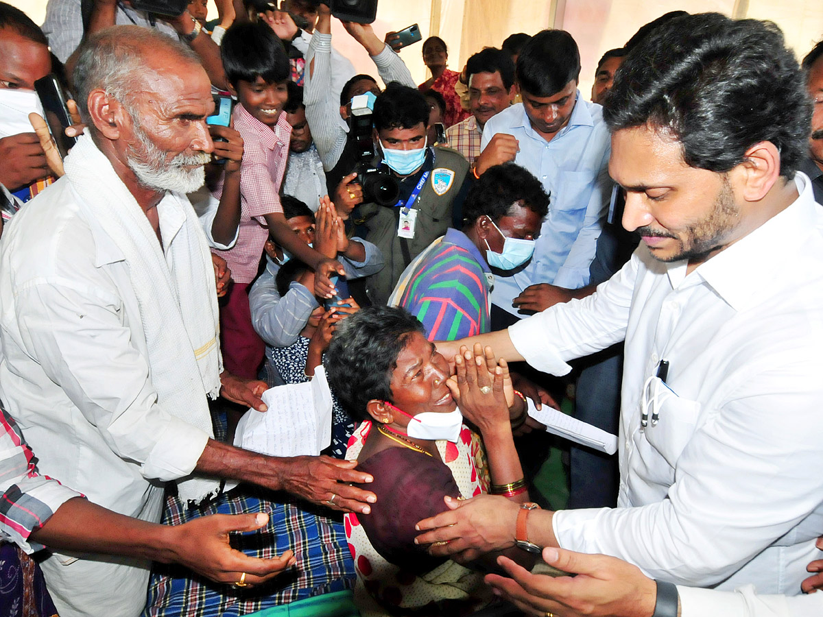 CM Jagan Visits Flood Affected Areas Photos - Sakshi8