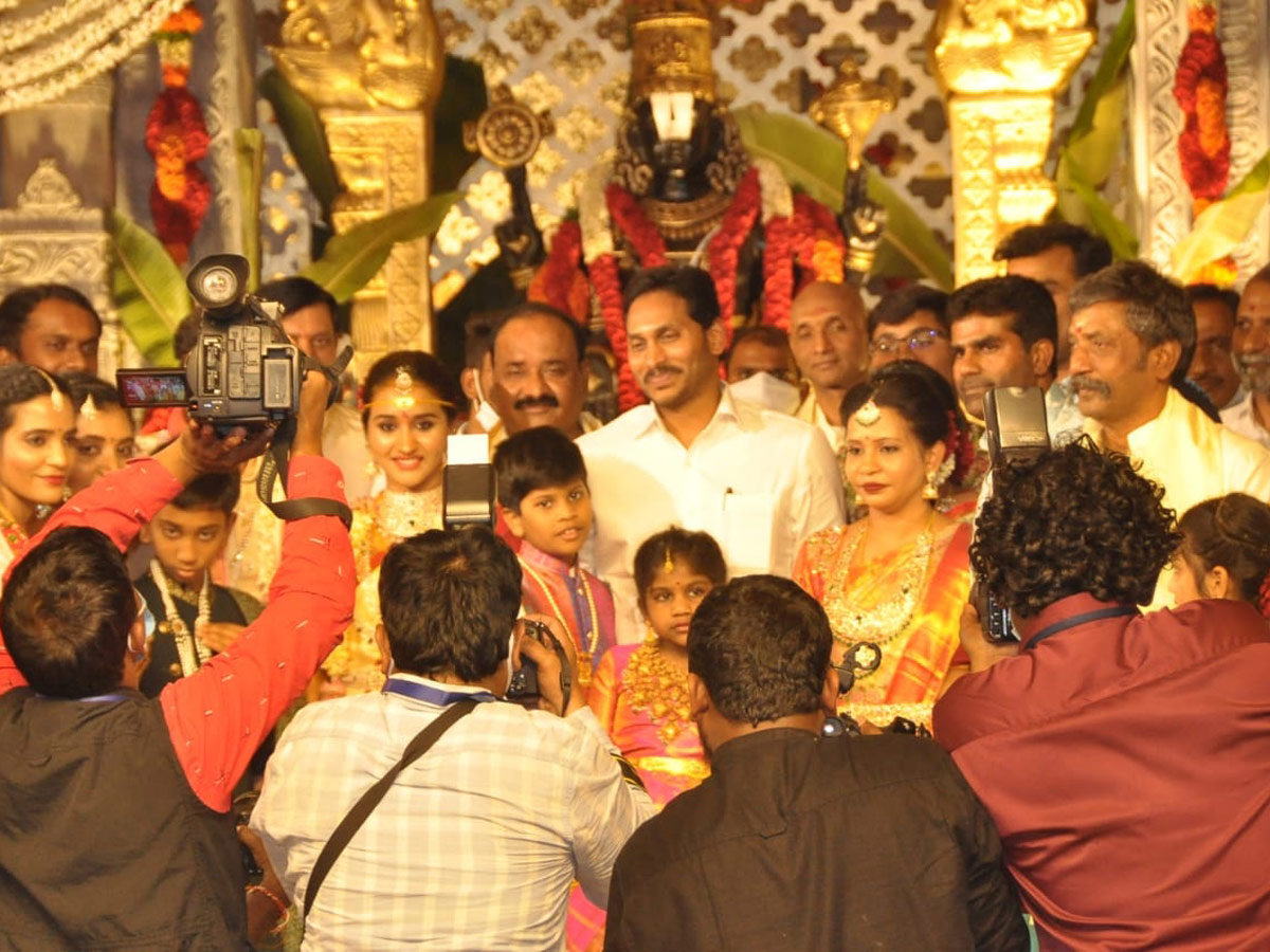 CM Jagan Attending The Wedding of MLA Katasani Son - Sakshi9