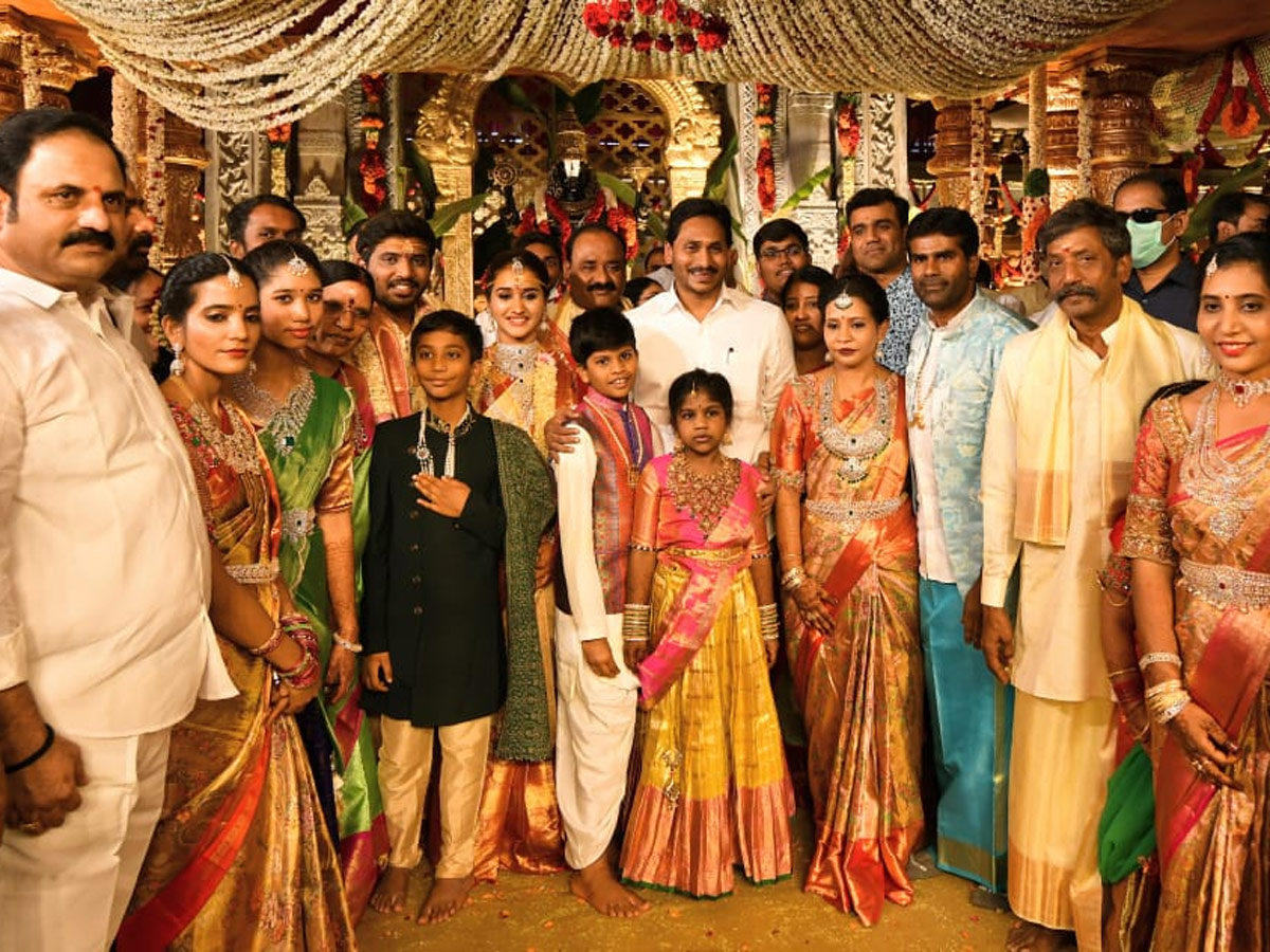 CM Jagan Attending The Wedding of MLA Katasani Son - Sakshi2