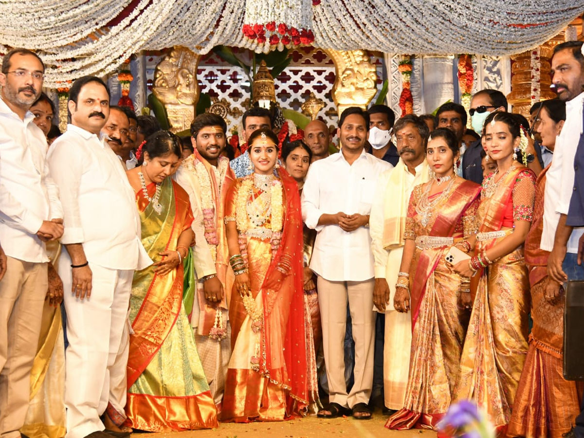 CM Jagan Attending The Wedding of MLA Katasani Son - Sakshi3