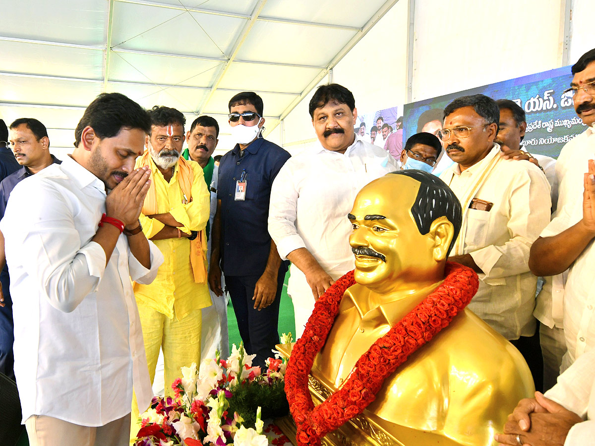 CM Jagan Three Days Kadapa Tour Photo Gallery - Sakshi15