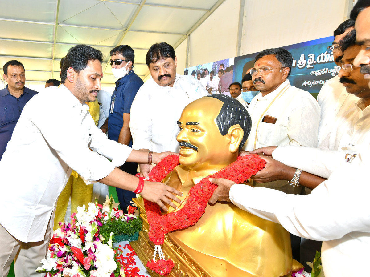 CM Jagan Three Days Kadapa Tour Photo Gallery - Sakshi16