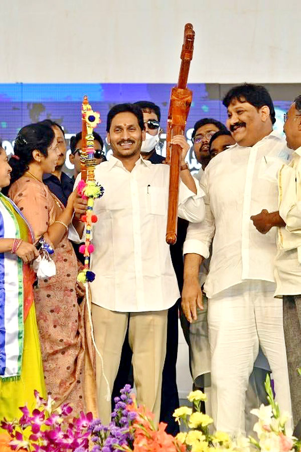 CM Jagan Three Days Kadapa Tour Photo Gallery - Sakshi10