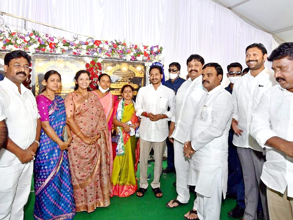 CM Jagan Three Days Kadapa Tour Photo Gallery - Sakshi6