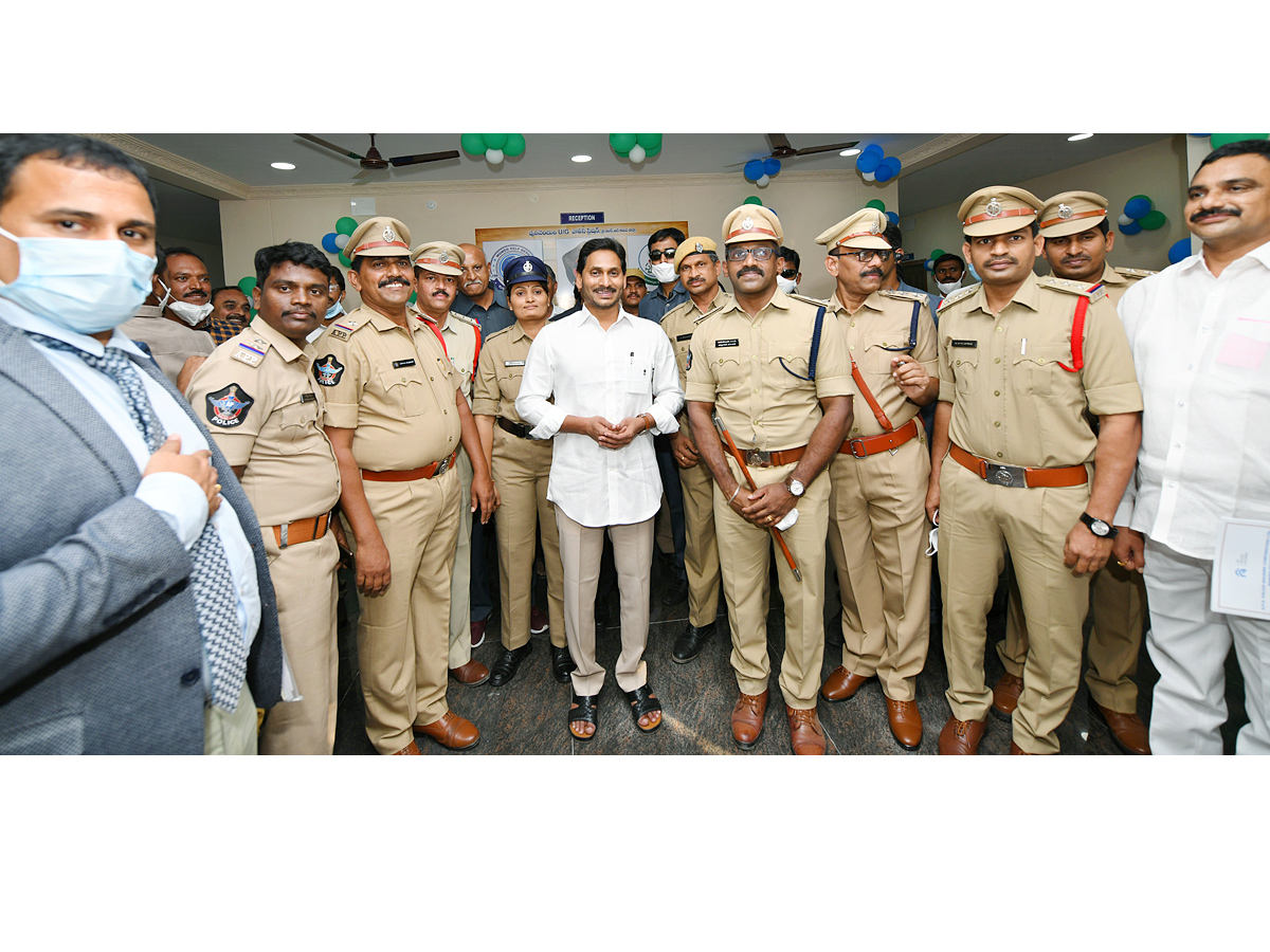 CM YS Jagan Mohan Reddy second day Kadapa Tour Photo Gallery - Sakshi9