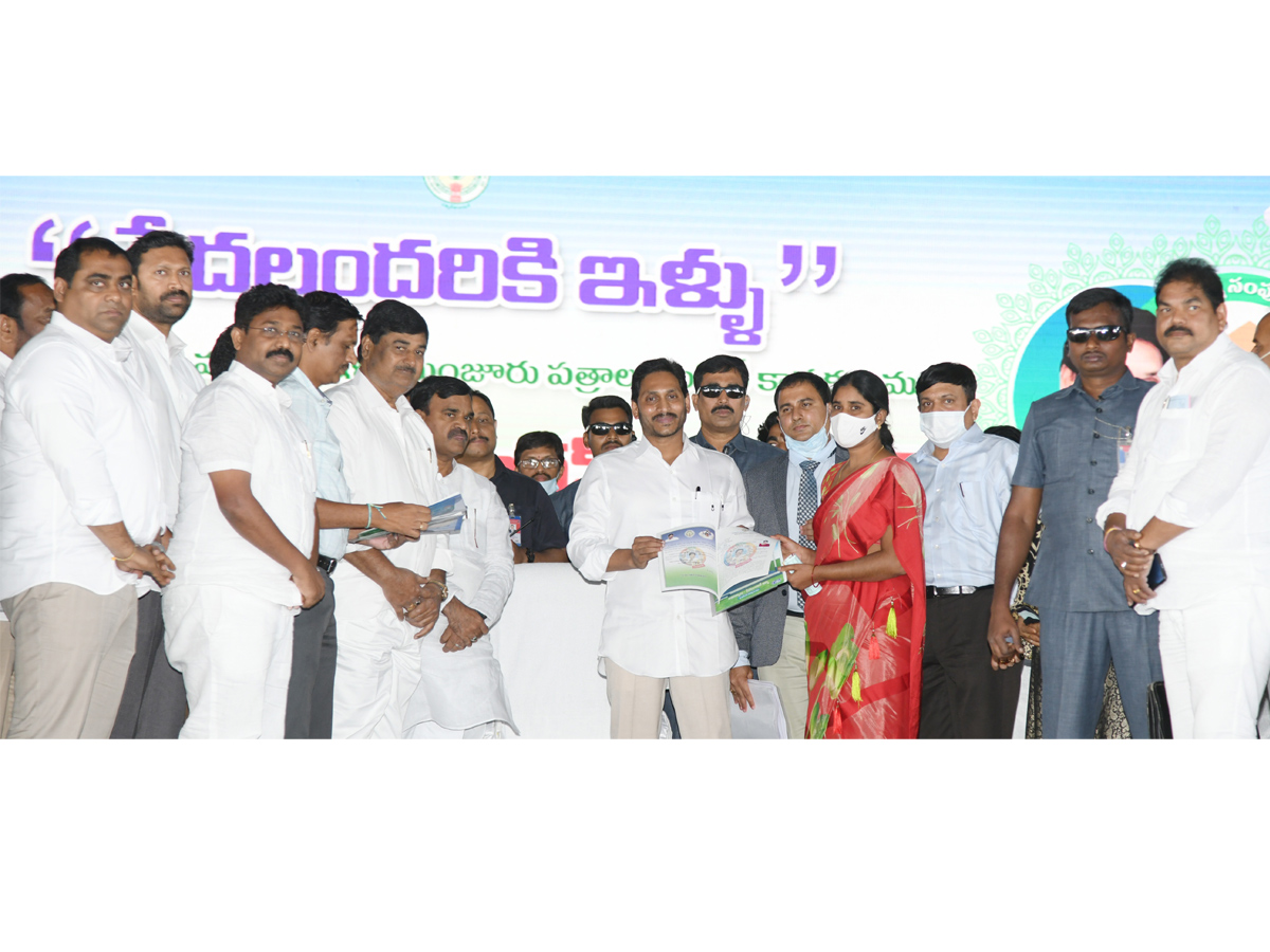 CM YS Jagan Mohan Reddy second day Kadapa Tour Photo Gallery - Sakshi24