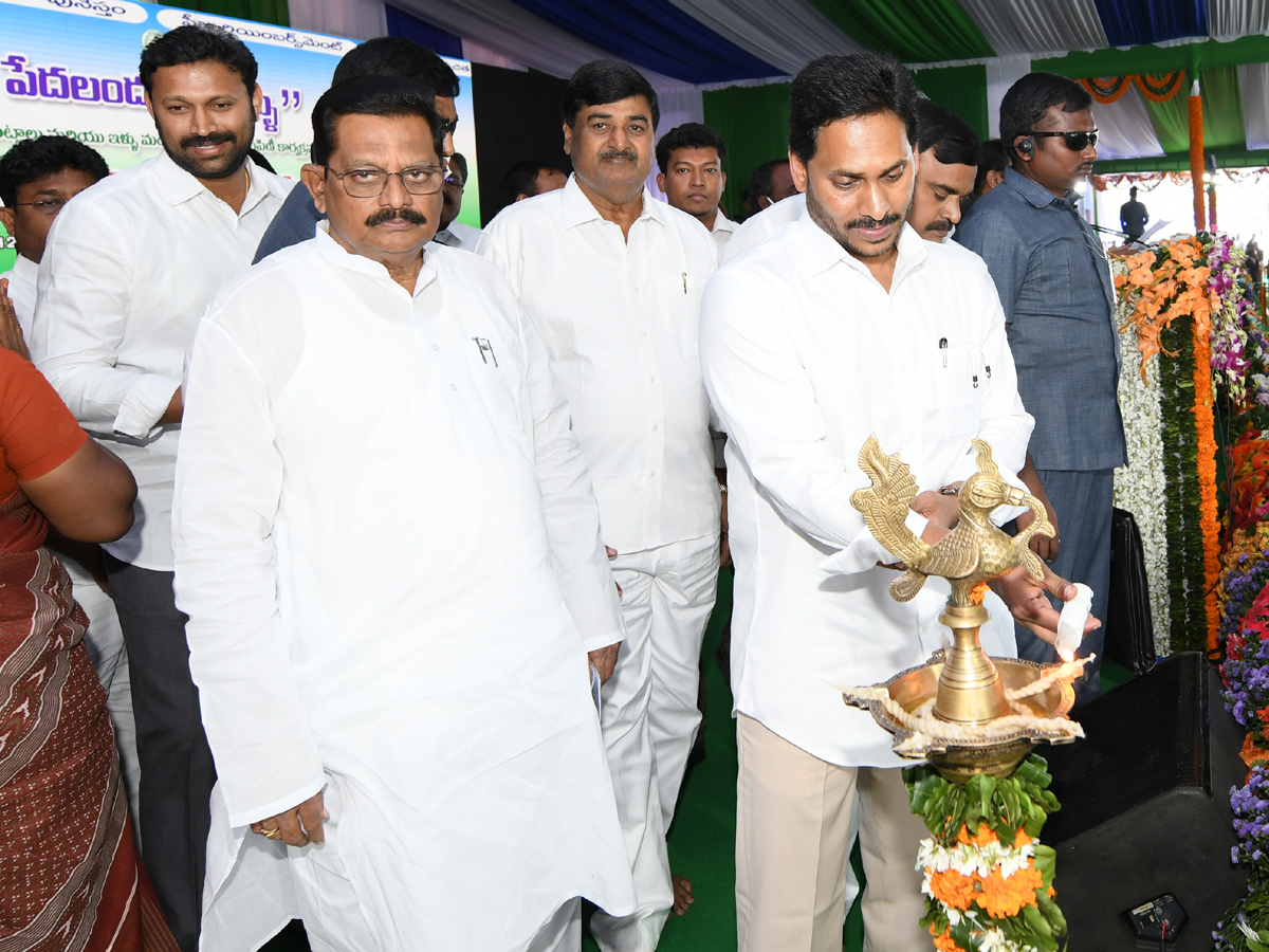 CM YS Jagan Mohan Reddy second day Kadapa Tour Photo Gallery - Sakshi25