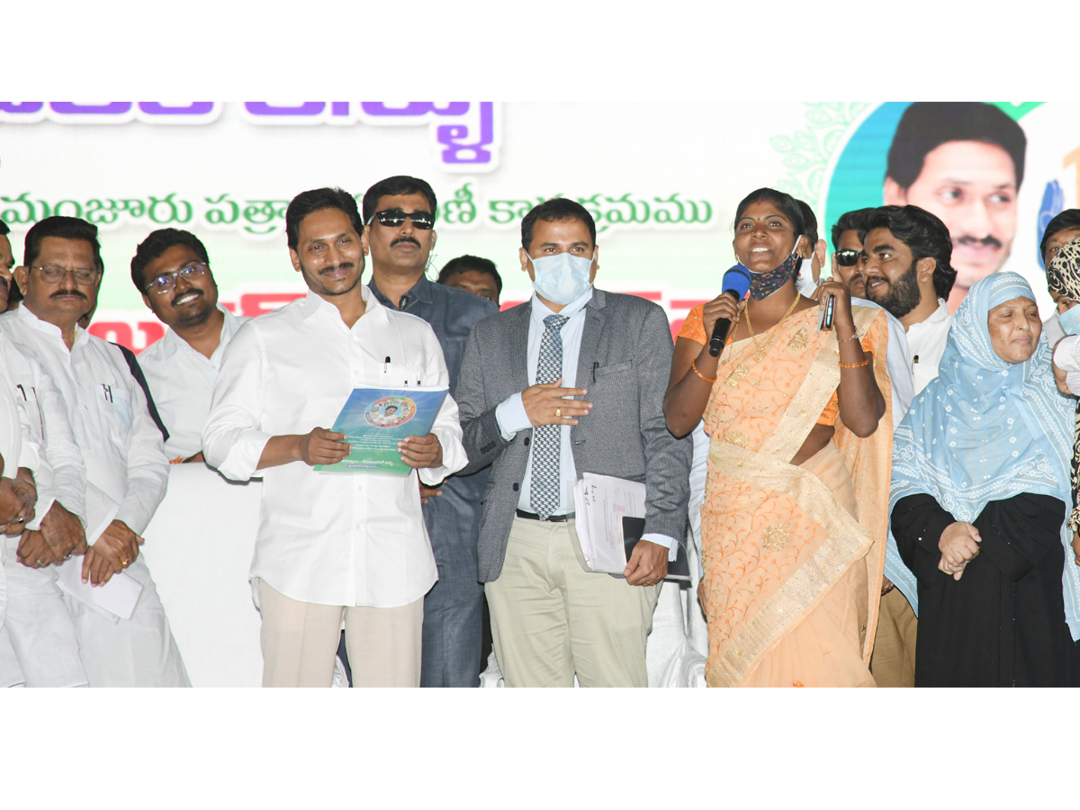 CM YS Jagan Mohan Reddy second day Kadapa Tour Photo Gallery - Sakshi26