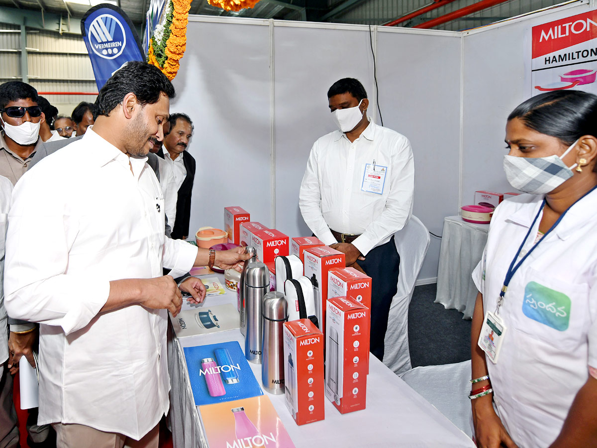 Launch of MIH And EMC In YSSAR District Kopparthi Photo Gallery - Sakshi8