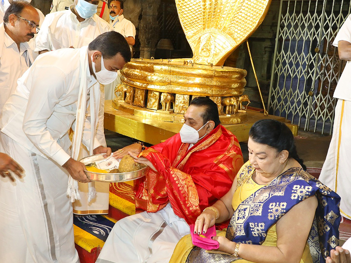 Sri Lanka Prime Minister Mahinda Rajapaksa To Visit Tirumala Temple - Sakshi2