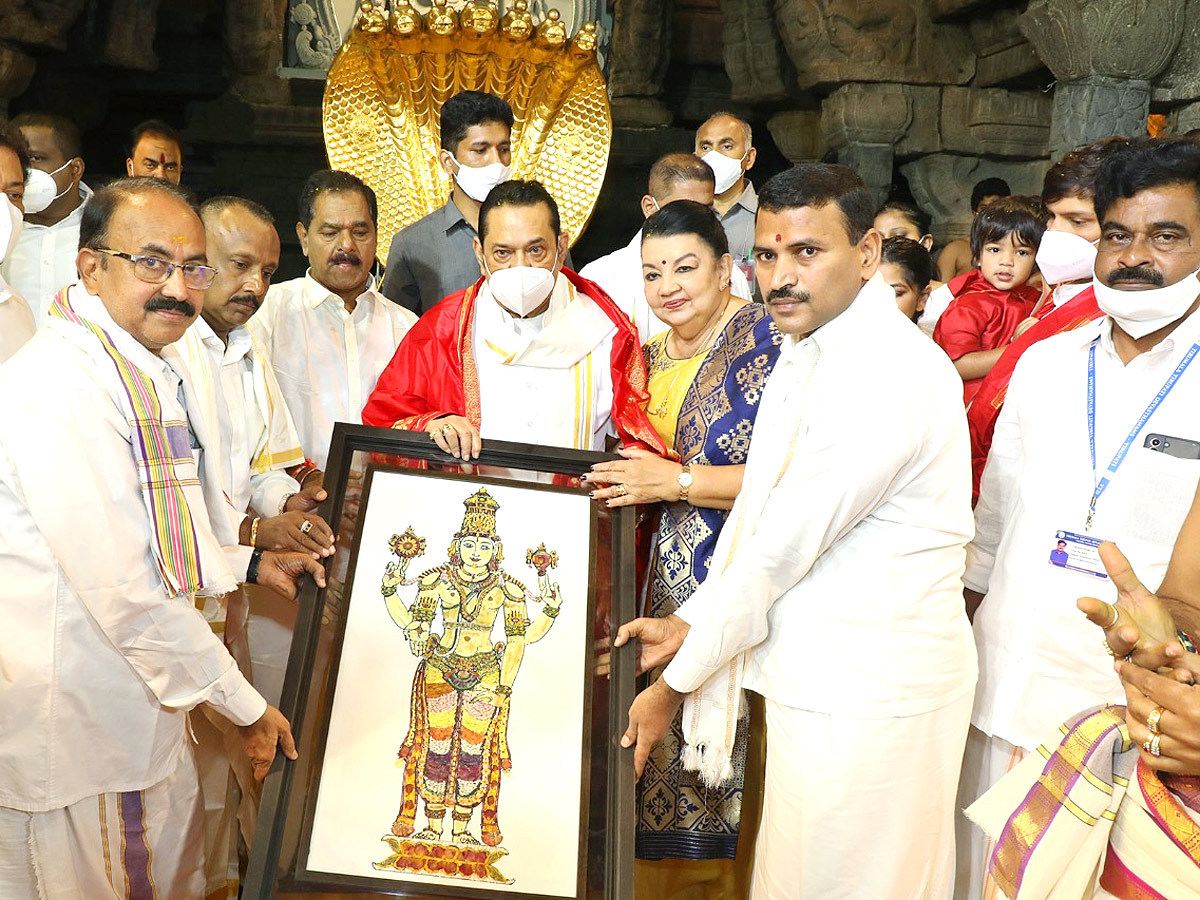 Sri Lanka Prime Minister Mahinda Rajapaksa To Visit Tirumala Temple - Sakshi8