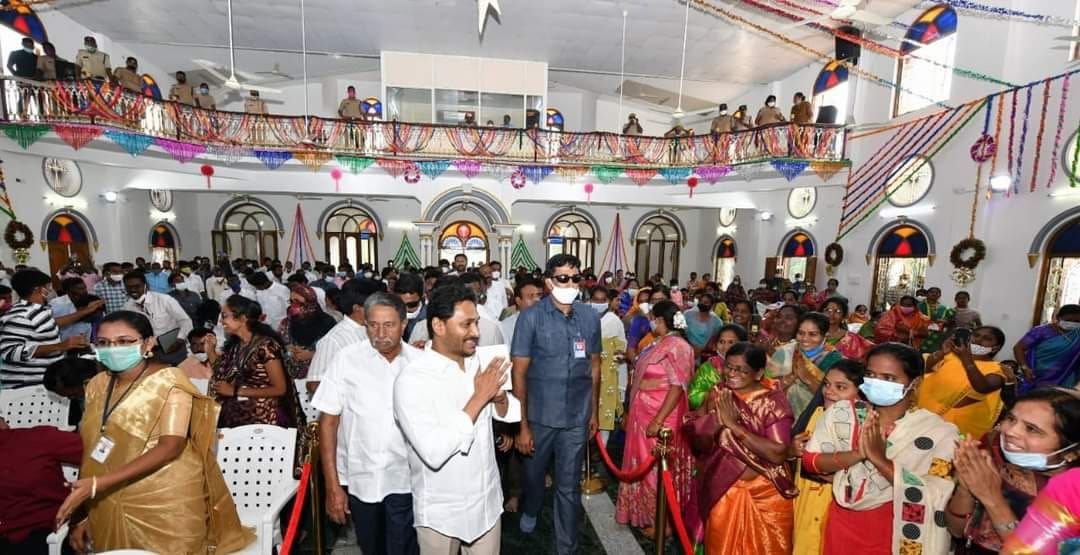 CM YS Jagan Christmas Celebrations at CSI Church Pulivendula - Sakshi15