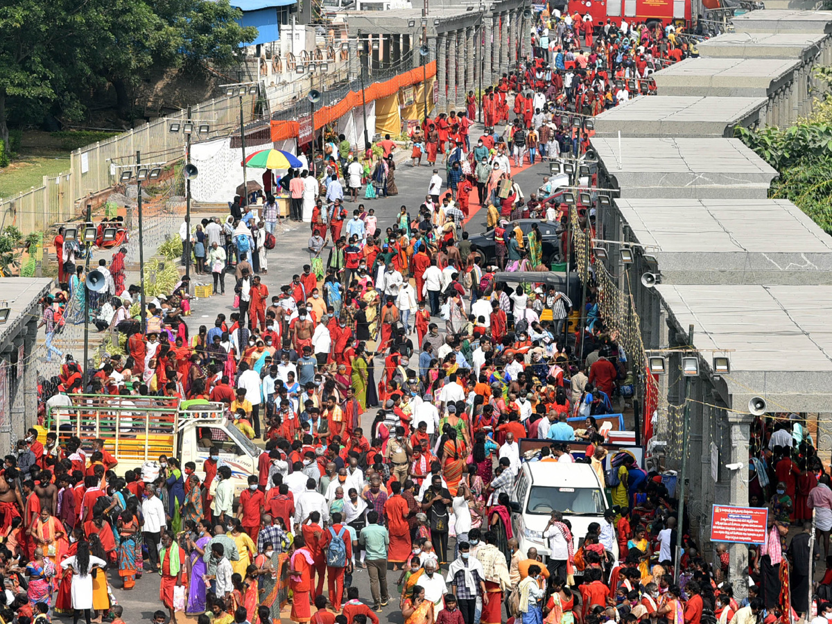 Bhavani Deeksha Viramana in Vijayawada Photo Gallery - Sakshi2