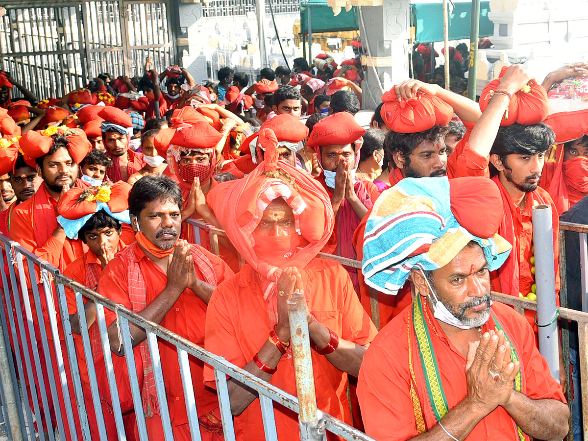 Bhavani Deeksha Viramana in Vijayawada Photo Gallery - Sakshi14