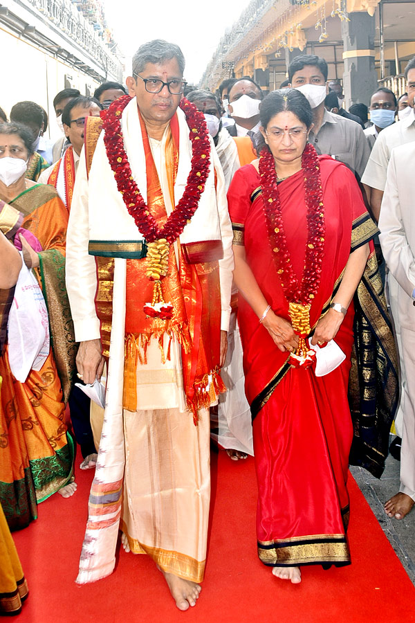 CJI Couple Visit Vijayawada Durgamma Temple Photo Gallery - Sakshi10