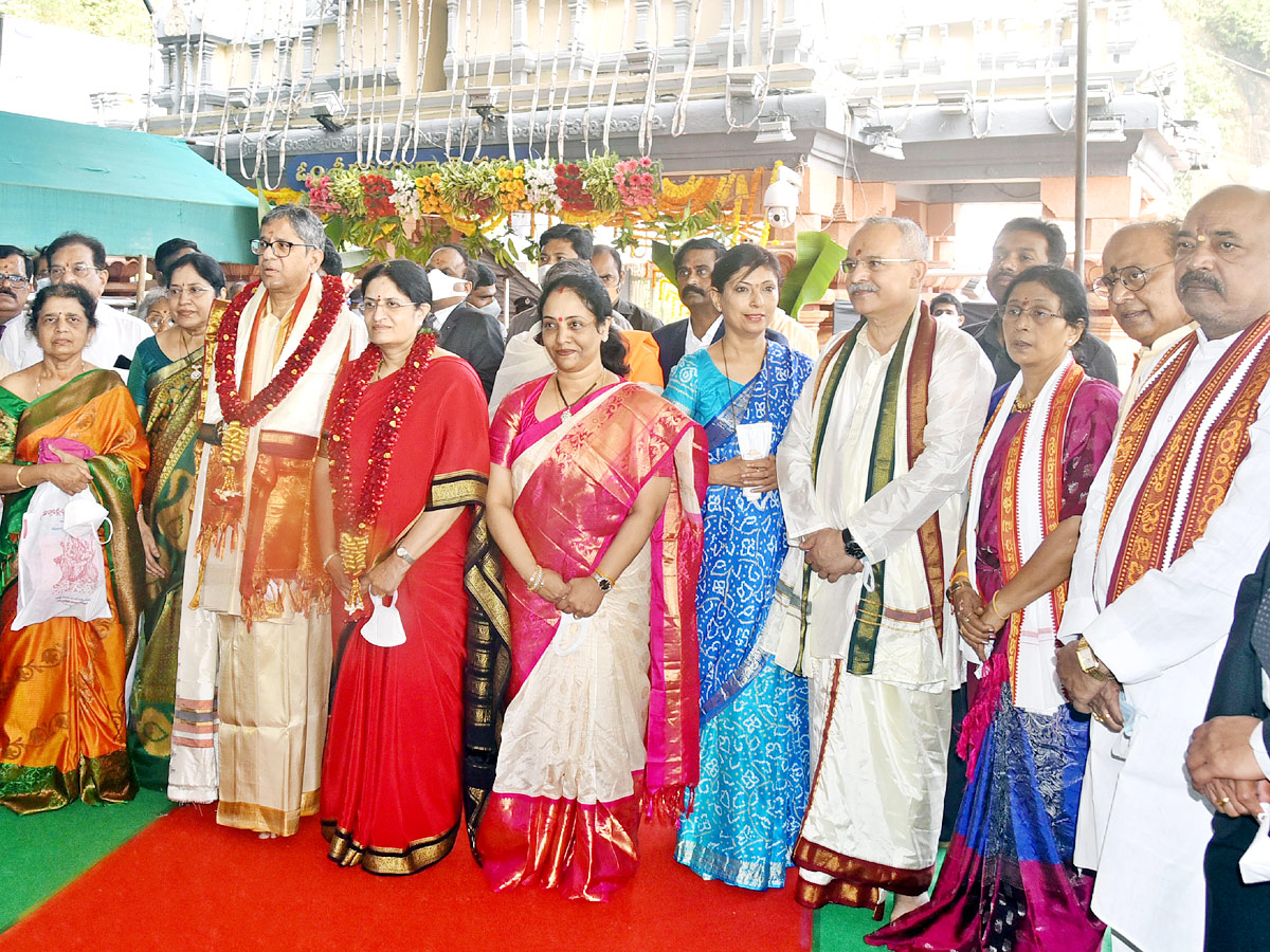 CJI Couple Visit Vijayawada Durgamma Temple Photo Gallery - Sakshi4