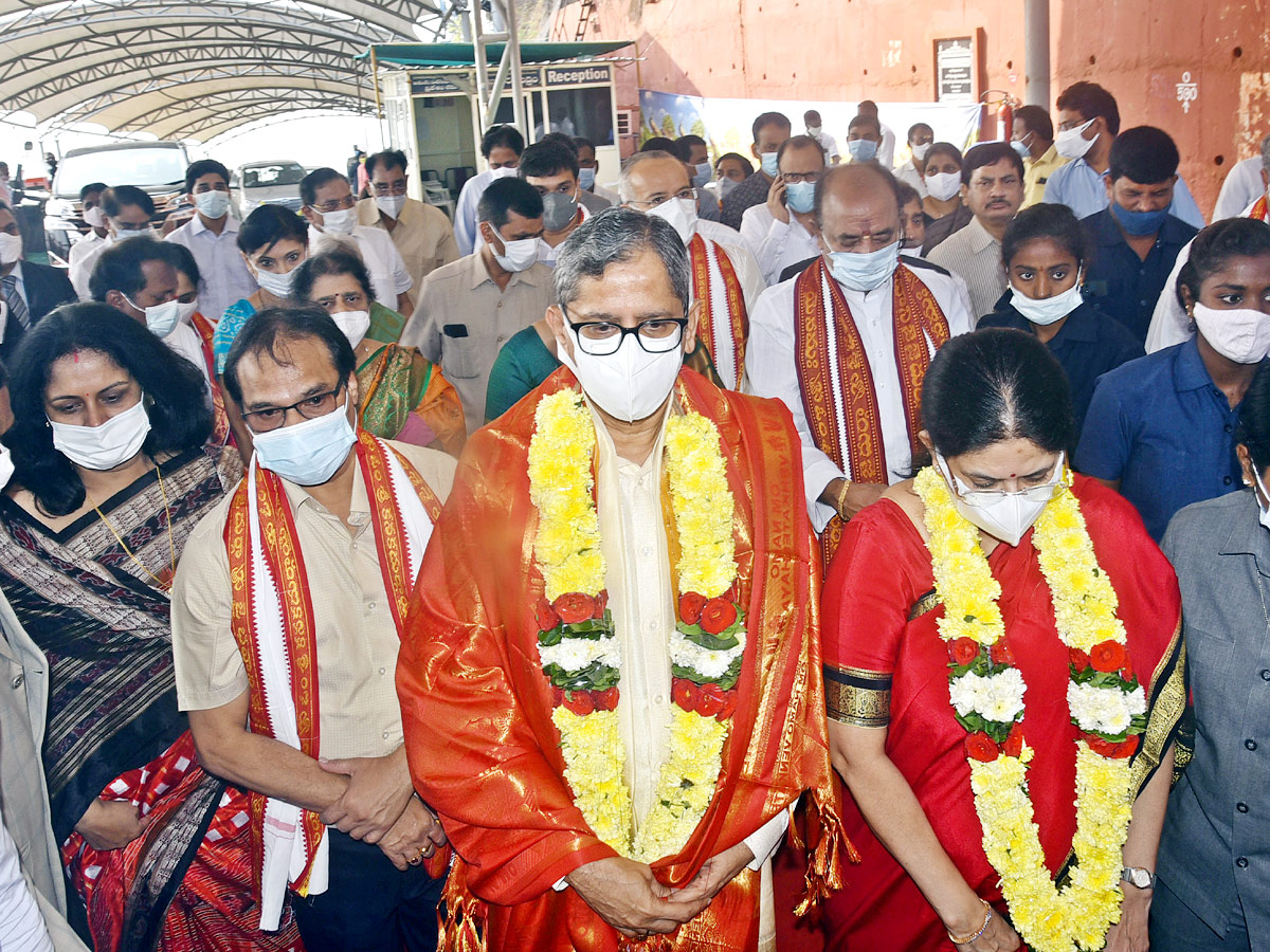 CJI Couple Visit Vijayawada Durgamma Temple Photo Gallery - Sakshi5