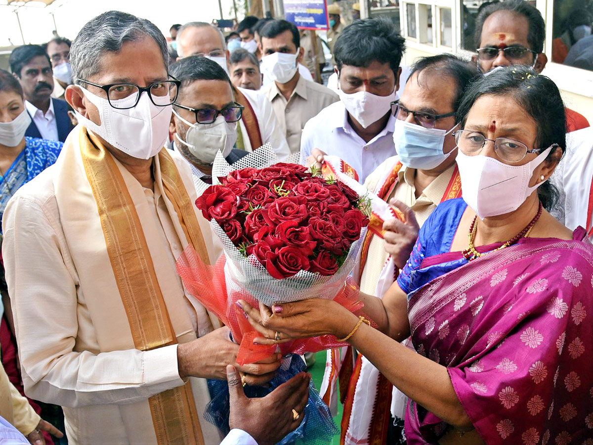 CJI Couple Visit Vijayawada Durgamma Temple Photo Gallery - Sakshi7