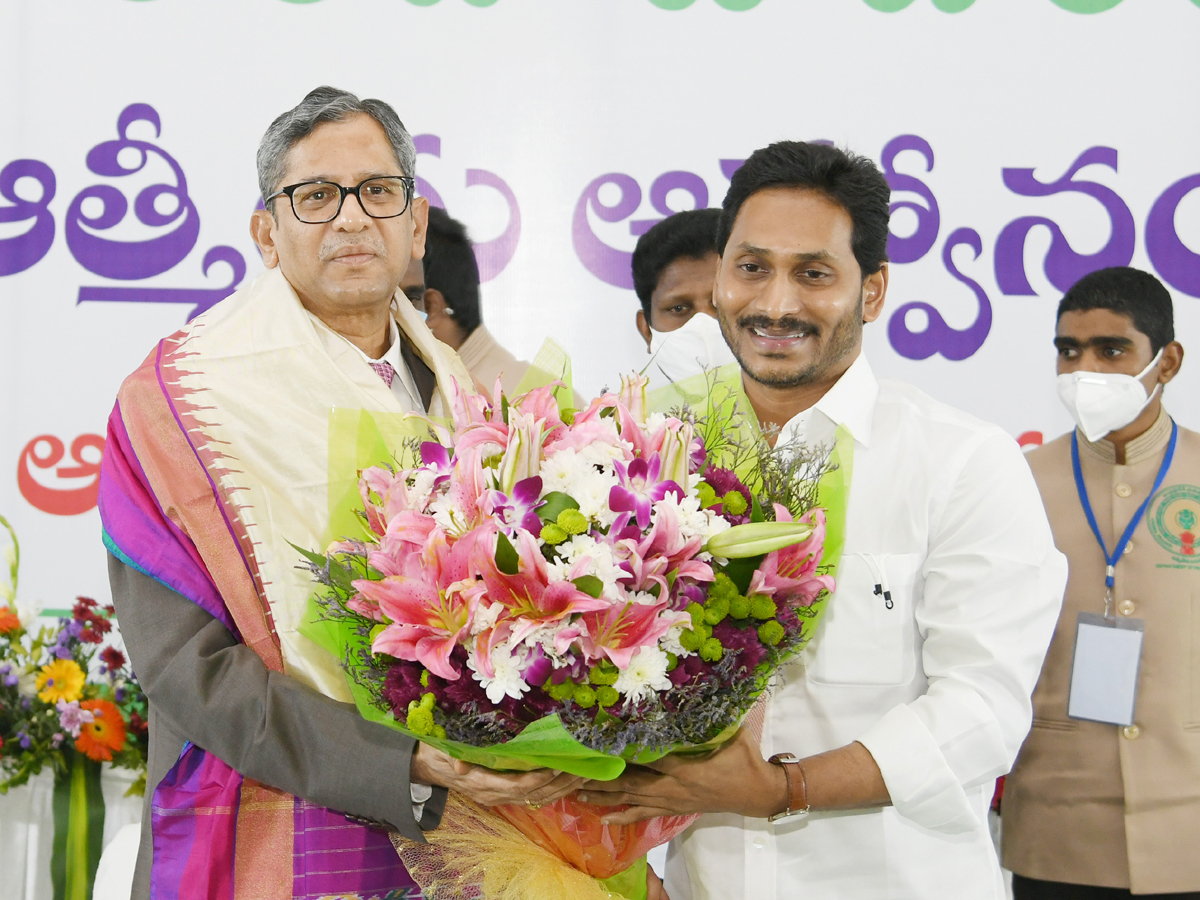 Chief Justice NV Ramana joins Tea time with CM YS Jagan Photo Gallery - Sakshi24