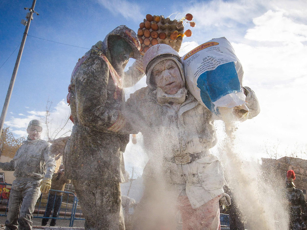 Els Enfarinats festival : 200 year old food fight in Spain Photo Gallery - Sakshi3