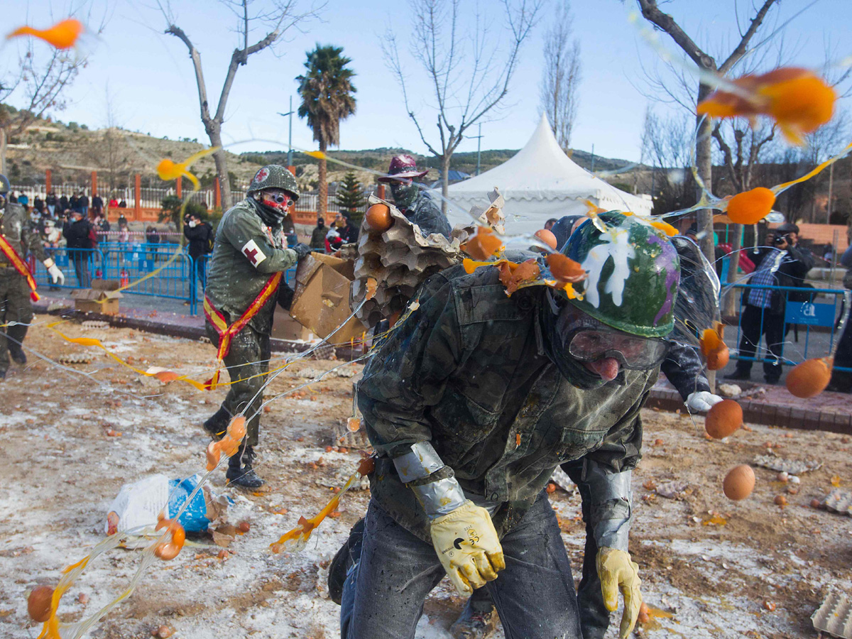 Els Enfarinats festival : 200 year old food fight in Spain Photo Gallery - Sakshi11