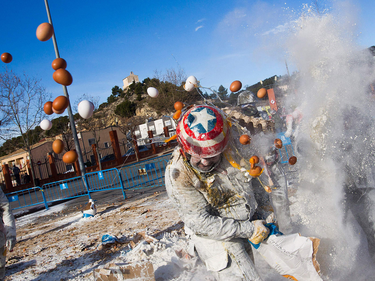 Els Enfarinats festival : 200 year old food fight in Spain Photo Gallery - Sakshi4