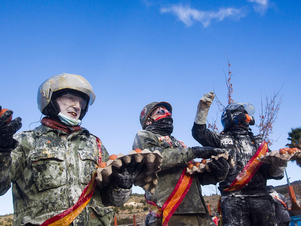 Els Enfarinats festival : 200 year old food fight in Spain Photo Gallery - Sakshi9