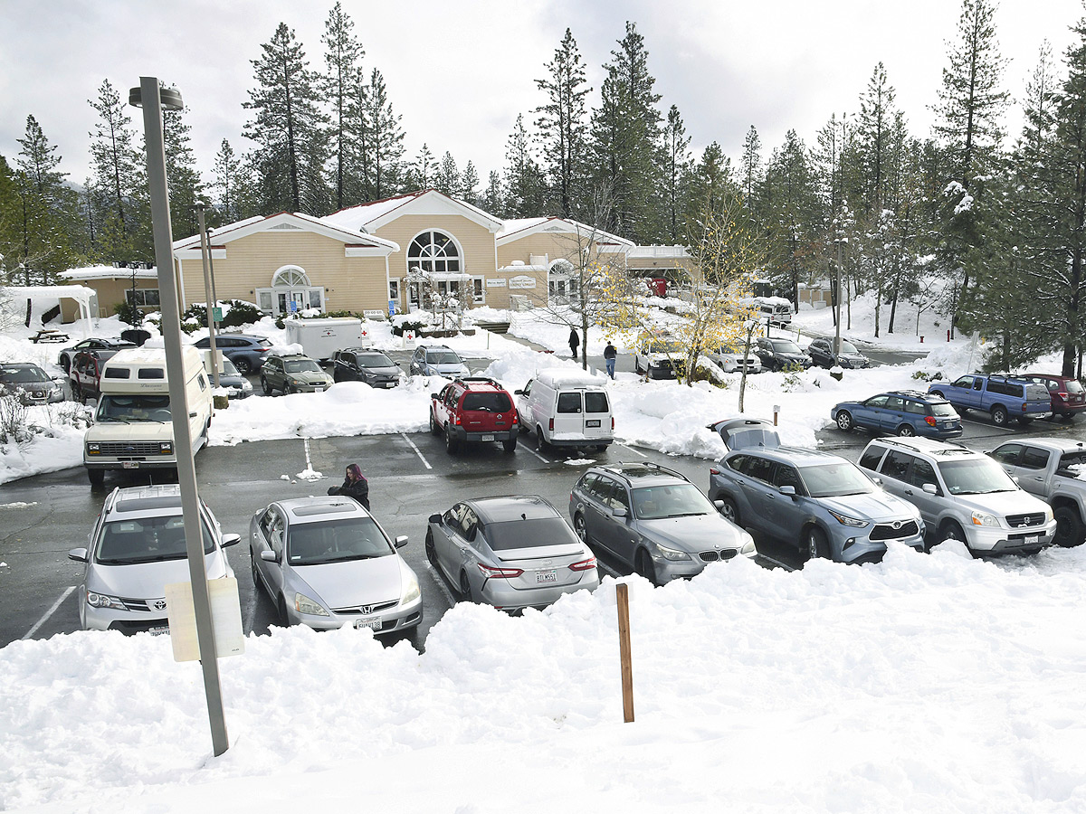 Heavy snowfall in California Photos - Sakshi1